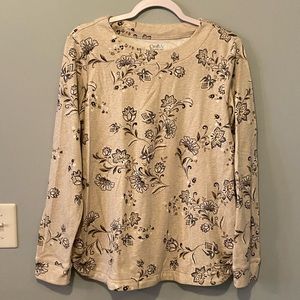 Croft and Barrow Sweatshirt ✨5 for 25✨